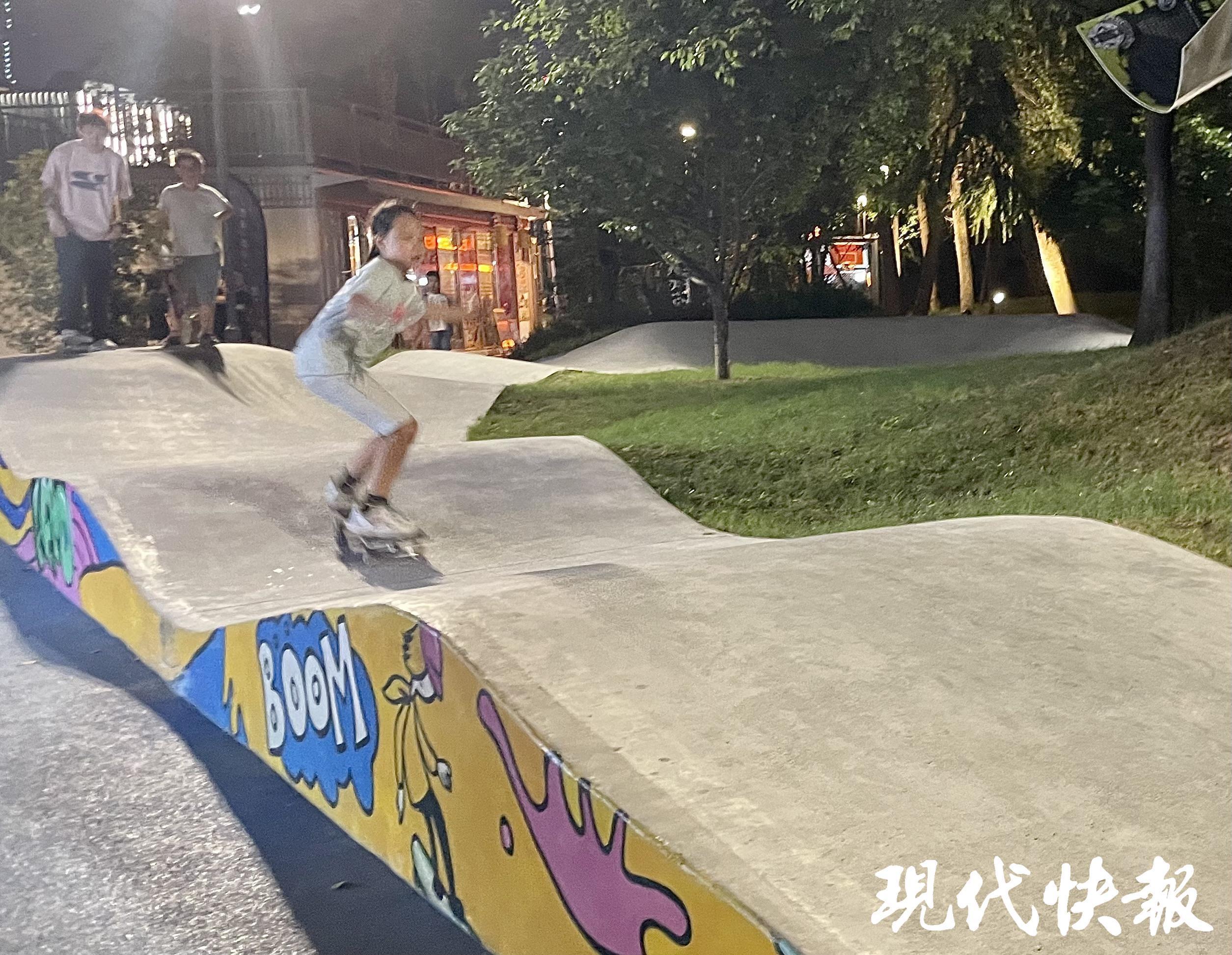 宝博体育平台文脉华章｜奥运刮起“潮玩”风体育文化的年轻态表达(图4)